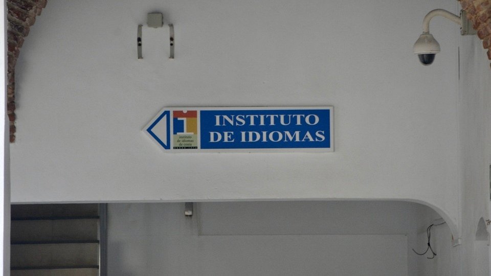 Instituto de Idiomas campus logo